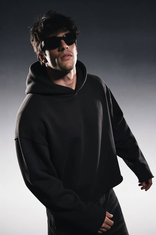 CORE BLACK CROPPED ESSENTIAL HOODIE