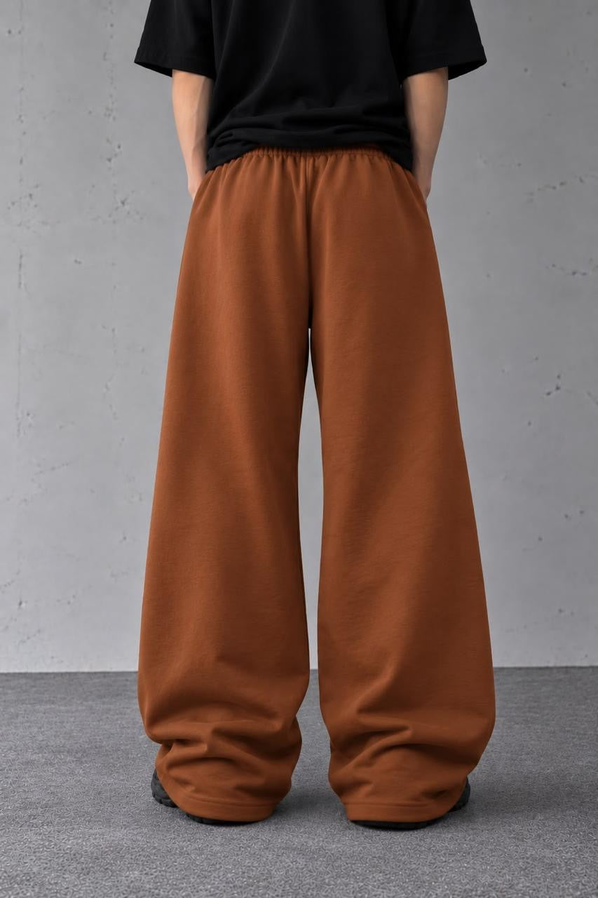 BROWN BAGGY SWEATPANTS