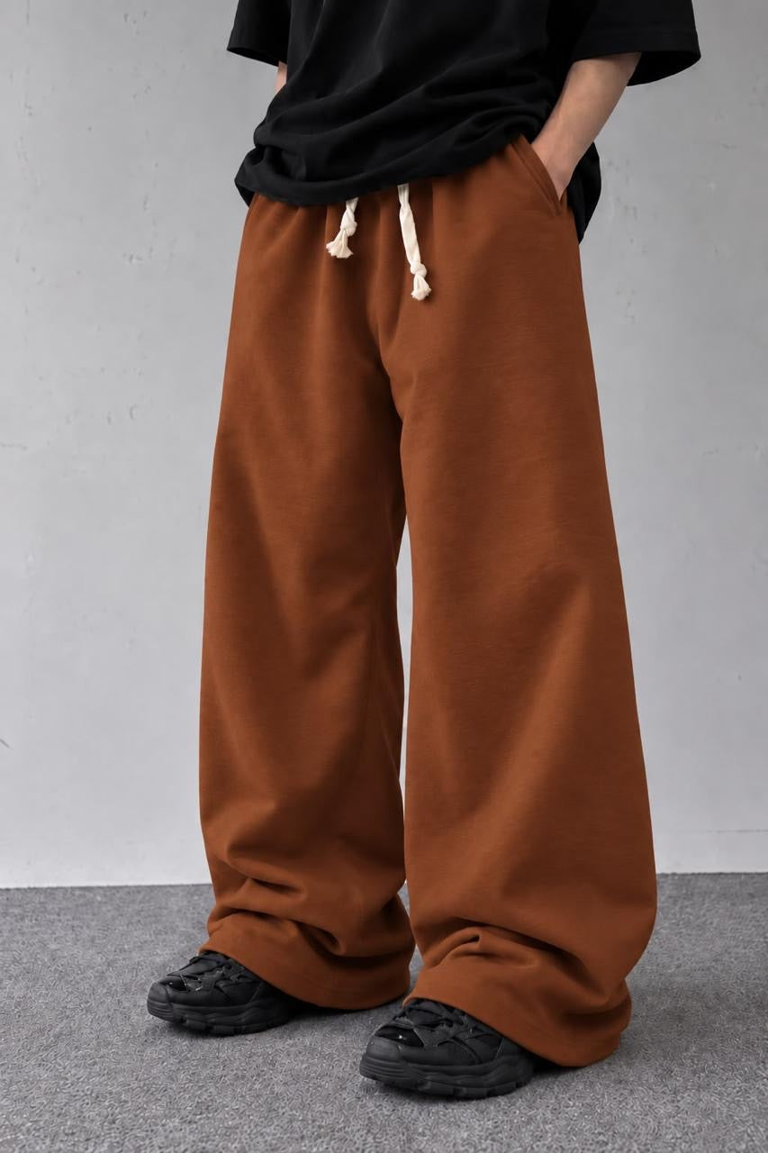 BROWN BAGGY SWEATPANTS